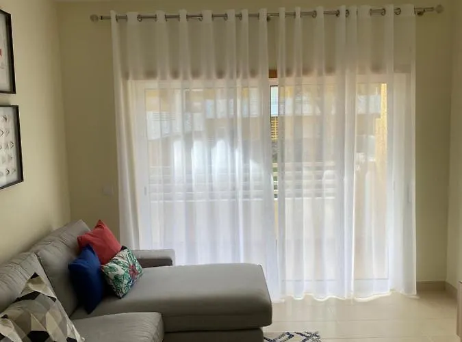 T2 Com Piscina Em Conceicao E De 아파트