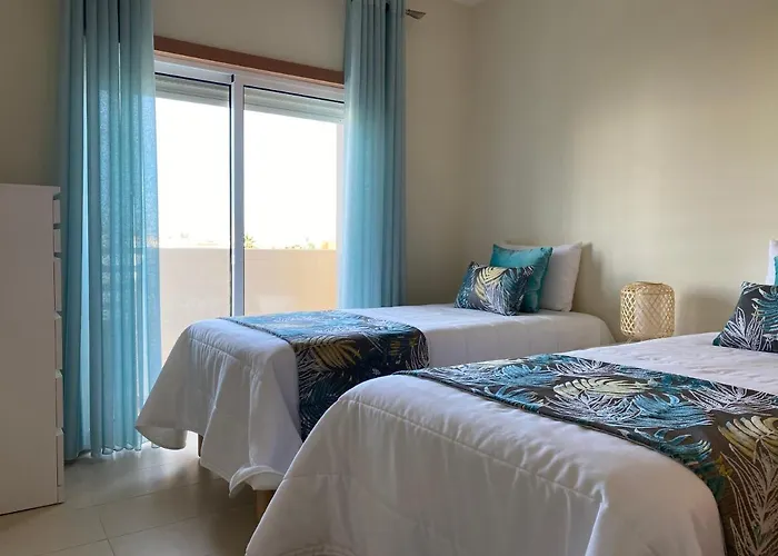 Appartamento T2 Com Piscina Em Conceicao E De *