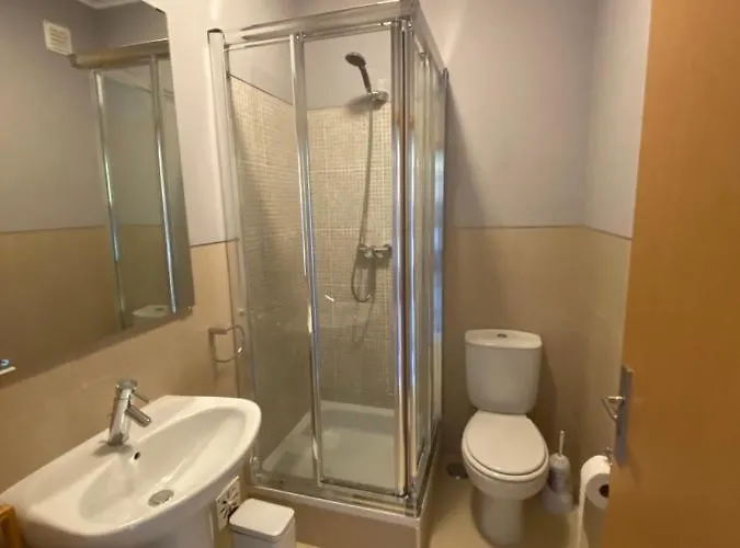 T2 Com Piscina Em Conceicao E De 타비라