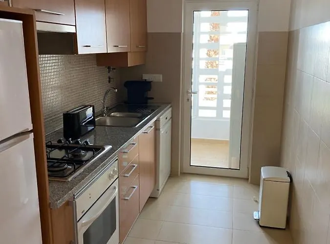 Appartamento T2 Com Piscina Em Conceicao E De *