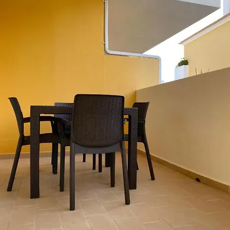 Apartamento T2 Com Piscina Em Conceicao E De