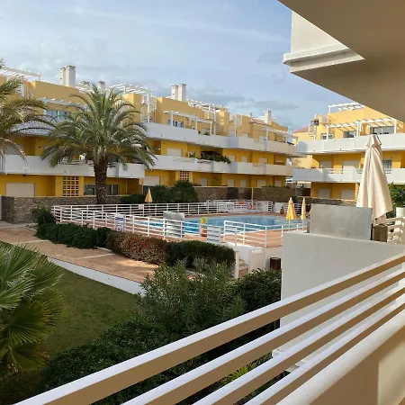 Apartamento T2 Com Piscina Em Conceicao E De *